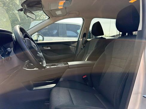 Used 2025 Nissan Rogue SV FWD image 6