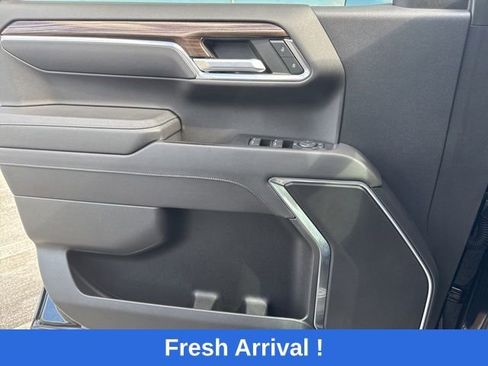 Used 2023 Chevrolet Silverado 1500 LT image 10