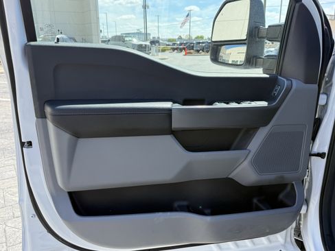 Used 2025 Ford F250 XLT image 9