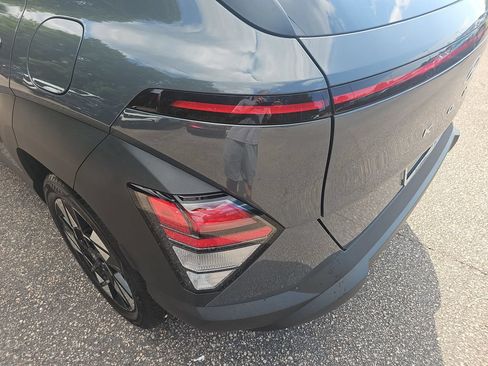 Certified 2025 Hyundai Kona SEL FWD image 30