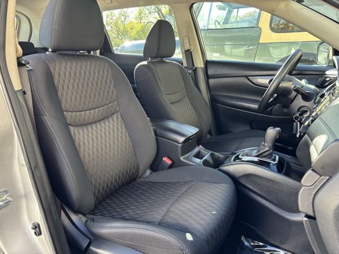 Used 2017 Nissan Rogue S image 18