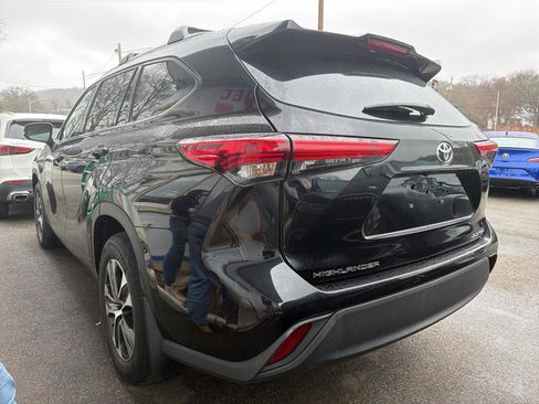 Used 2022 Toyota Highlander XLE image 14