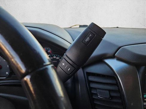 Used 2018 Chevrolet Suburban LT image 14