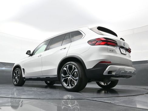 New 2026 BMW X5 xDrive50e image 26