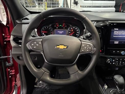Used 2023 Chevrolet Traverse LT w/ Rear Camera Mirror Package AWD/4WD image 21