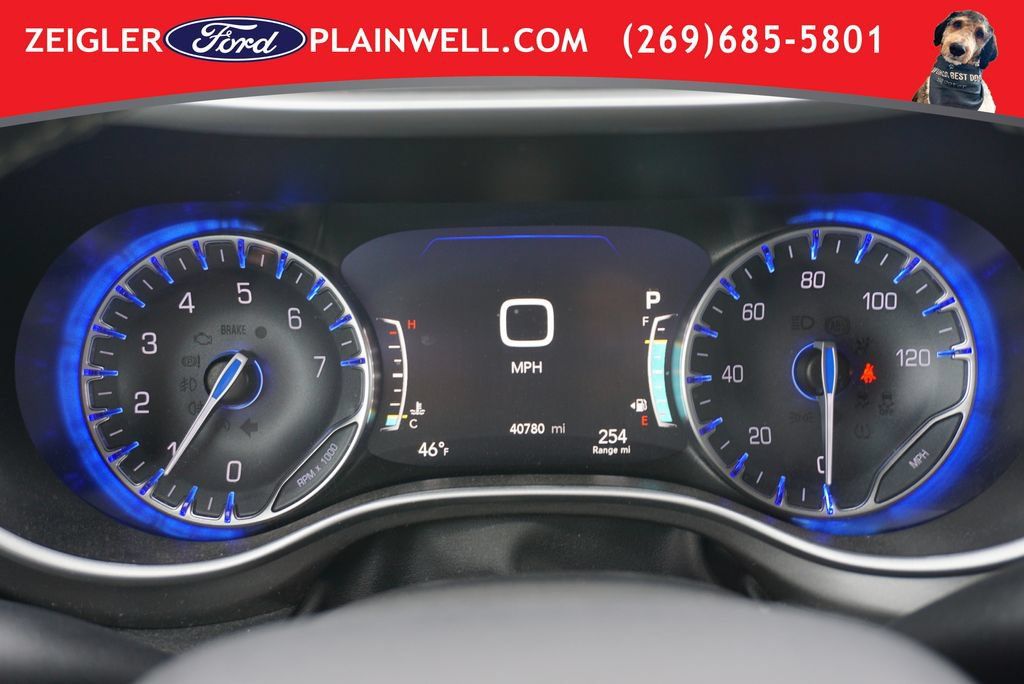 Used 2024 Chrysler Pacifica Touring-L FWD image 30