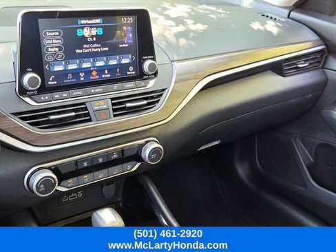 Used 2024 Nissan Altima 2.5 SV FWD image 24