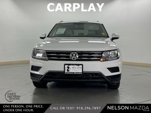 Used 2021 Volkswagen Tiguan SE w/ Panoramic Sunroof Package image 2