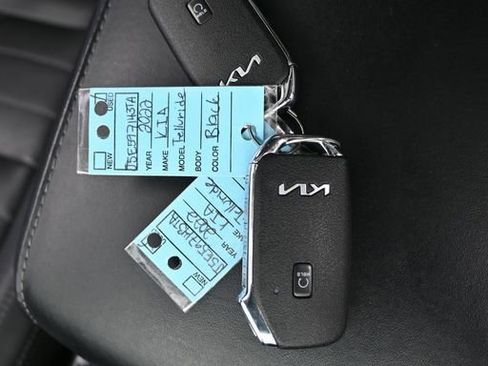 Used 2022 Kia Telluride SX w/ SX Prestige Package image 19