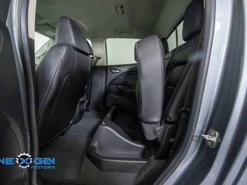 Used 2022 Chevrolet Colorado Z71 AWD/4WD image 29