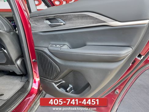 Used 2025 Jeep Grand Cherokee Limited w/ Black Appearance Package AWD/4WD image 26
