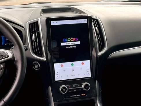 Used 2024 Ford Edge Titanium image 5