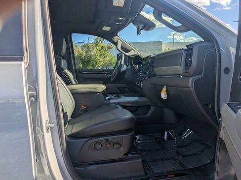 Used 2025 Chevrolet Silverado 2500 ZR2 w/ Technology Package AWD/4WD image 27