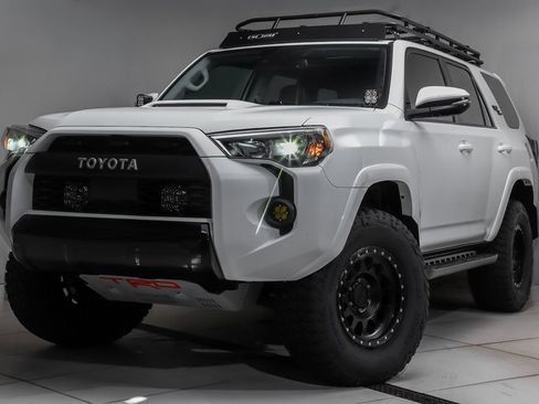 Used 2024 Toyota 4Runner TRD Off-Road Premium w/ Moonroof Package AWD/4WD image 5