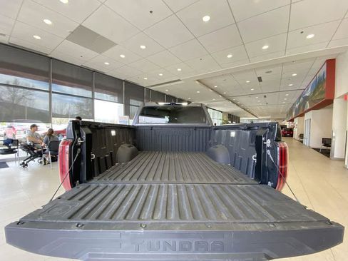 Used 2024 Toyota Tundra Platinum AWD/4WD image 26