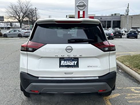 Certified 2023 Nissan Rogue SV image 25