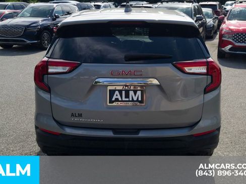 Used 2024 GMC Terrain SLE image 7