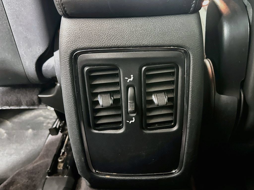 Used 2018 Jeep Grand Cherokee Laredo AWD/4WD image 29