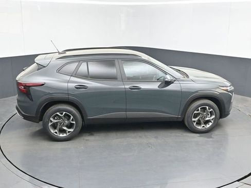 New 2026 Chevrolet Trax LT FWD image 38
