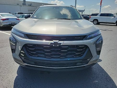 Used 2024 Chevrolet Trax ACTIV w/ Driver Confidence Package FWD image 2