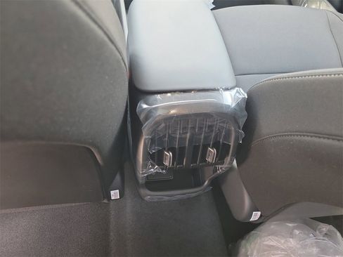 Certified 2025 Hyundai Kona SEL FWD image 30