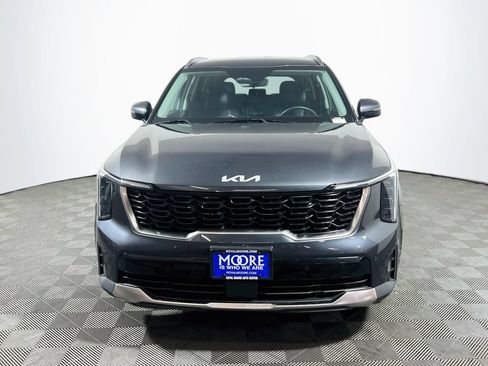 Used 2024 Kia Sorento S FWD image 2
