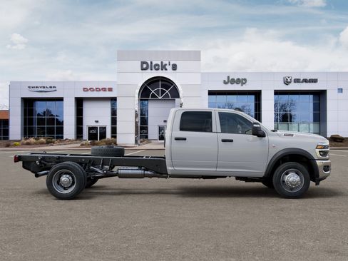 New 2026 RAM 5500 Tradesman AWD/4WD image 21