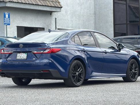 Used 2025 Toyota Camry SE FWD image 5