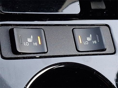 Used 2020 Toyota Prius XLE w/ Advanced Technology Package image 24