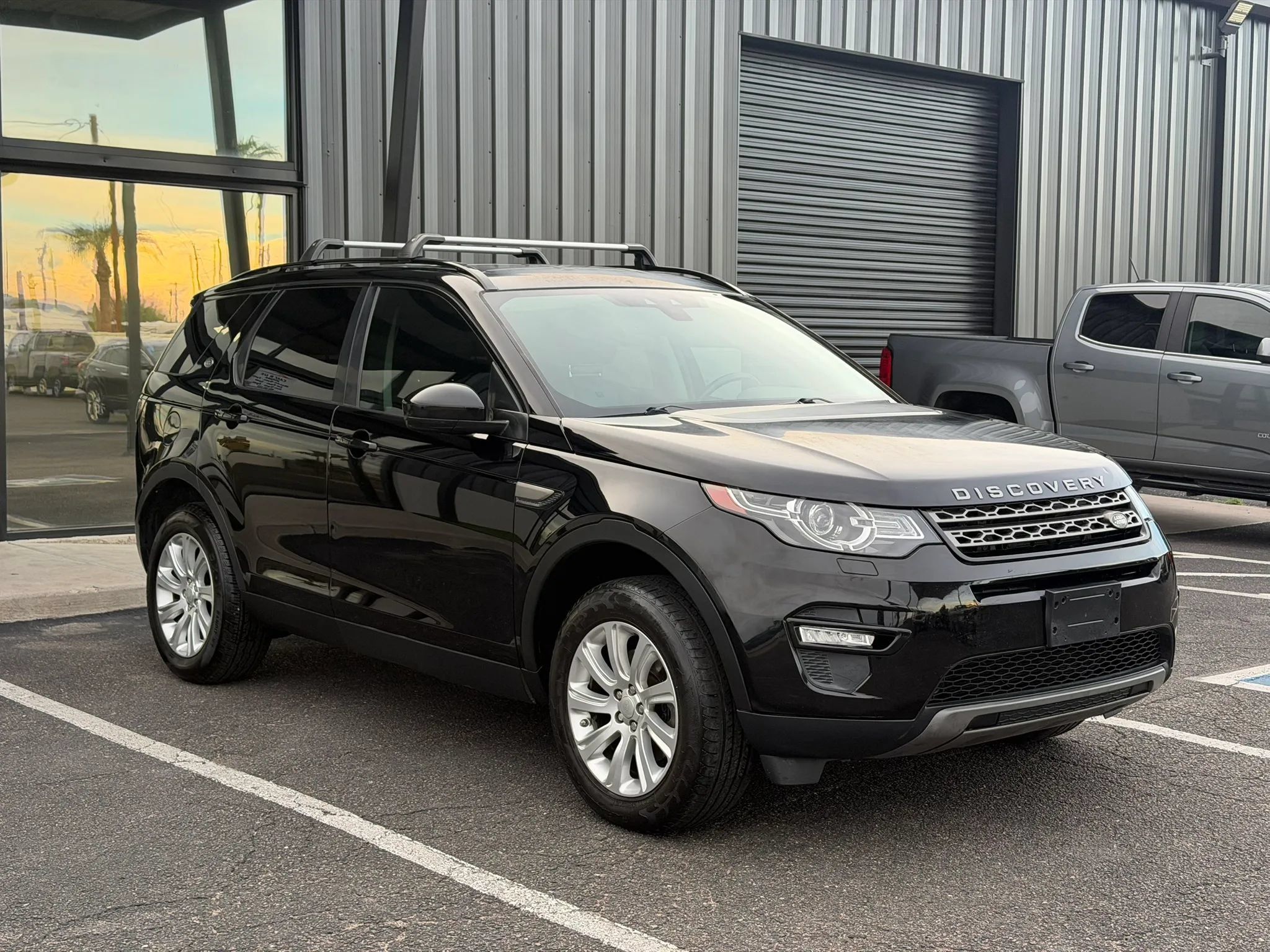 Used 2018 Land Rover Discovery Sport SE AWD/4WD image 15