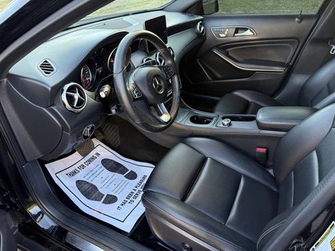 Used 2018 Mercedes-Benz GLA 250 w/ Convenience Package image 15