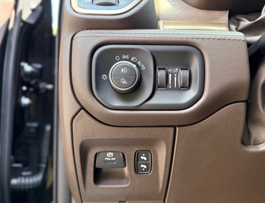New 2026 RAM 1500 Limited w/ Trailer Tow Group AWD/4WD image 26