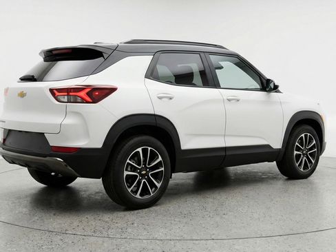 Used 2025 Chevrolet TrailBlazer LT FWD image 7