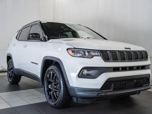 Certified 2023 Jeep Compass Latitude AWD/4WD image 1