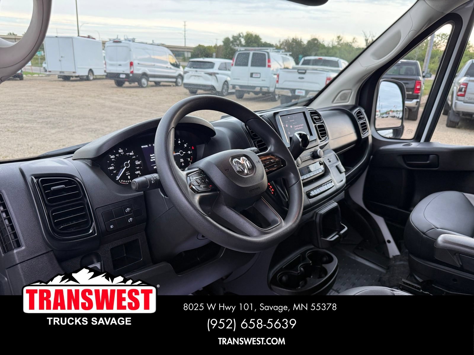 Used 2025 RAM ProMaster 2500 w/ Convenience Group FWD image 4