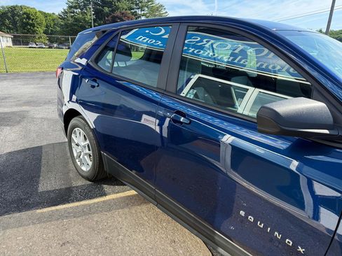 Used 2022 Chevrolet Equinox LS AWD/4WD image 6