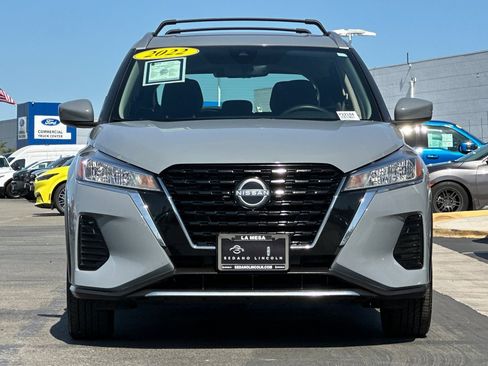 Used 2022 Nissan Kicks SV w/ Interior Electronics Package FWD image 8