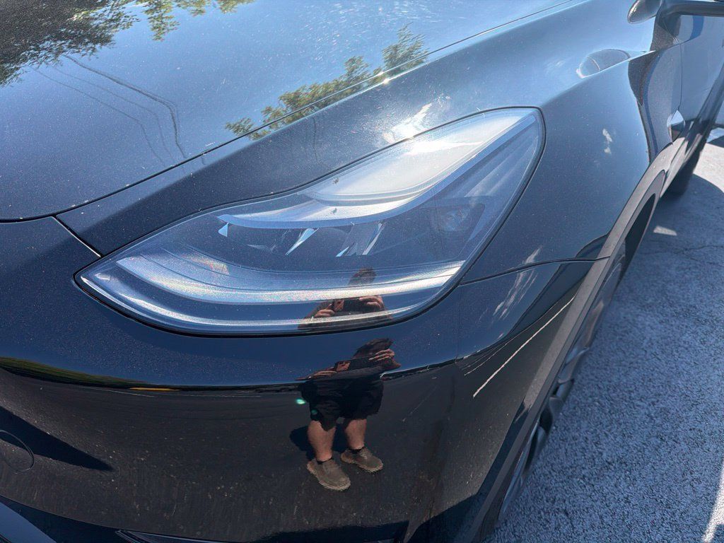 Used 2023 Tesla Model Y Performance AWD/4WD image 9