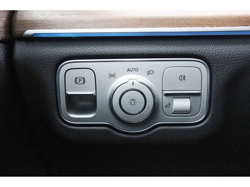 Used 2024 Mercedes-Benz GLE 350 4MATIC image 21