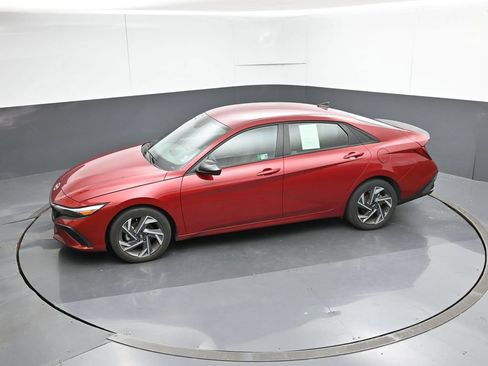 Used 2025 Hyundai Elantra Sport FWD image 48