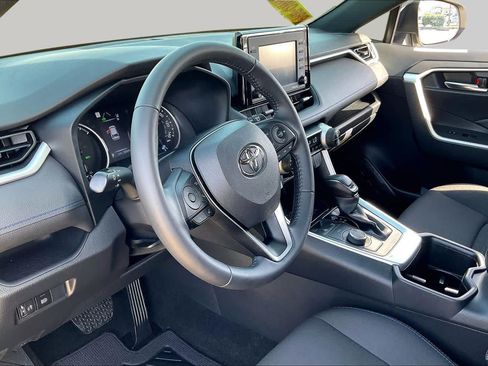 Used 2022 Toyota RAV4 SE AWD/4WD image 18