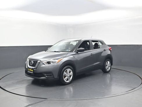 Used 2020 Nissan Kicks S FWD image 34