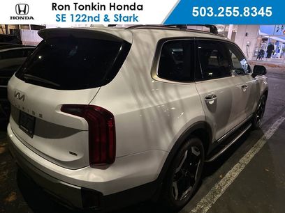 Used 2024 Kia Telluride S w/ S Sunroof Package
