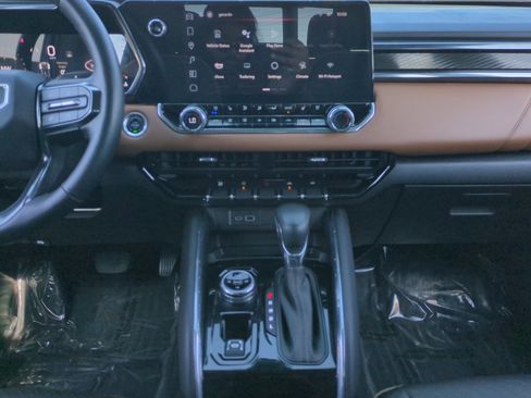 Used 2024 GMC Canyon AT4 w/ AT4 Premium Package image 10