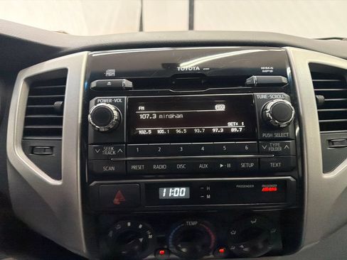 Used 2012 Toyota Tacoma PreRunner w/ SR5 Pkg RWD image 26
