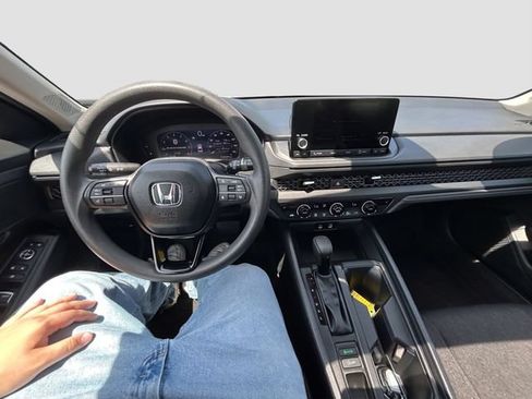 Used 2025 Honda Accord SE image 16