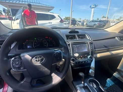 Used 2012 Toyota Camry LE FWD image 7