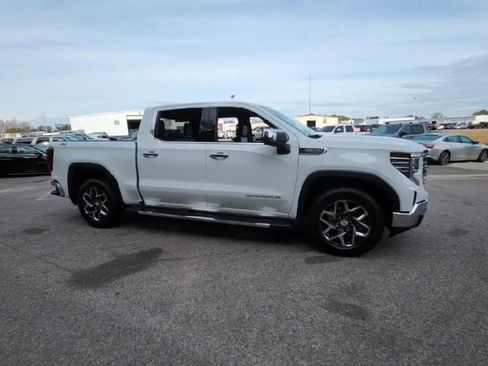 Used 2023 GMC Sierra 1500 SLT w/ SLT Premium Package image 7