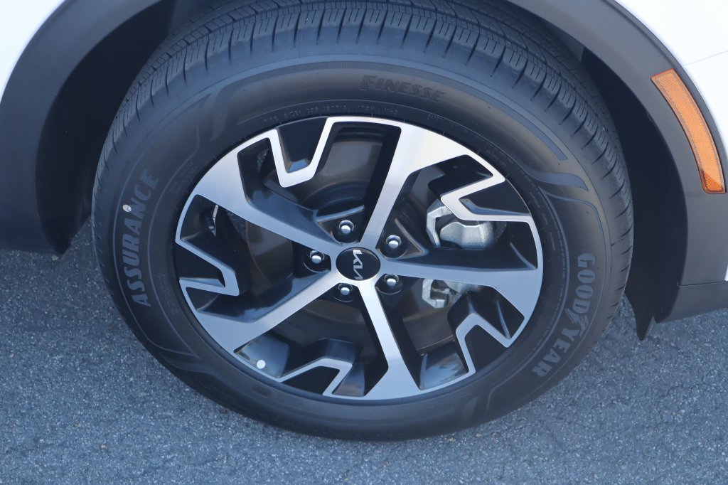 Used 2024 Kia Sportage EX AWD/4WD image 10