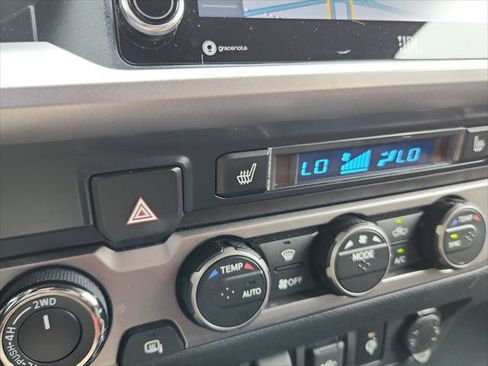 Certified 2021 Toyota Tacoma Limited AWD/4WD image 31